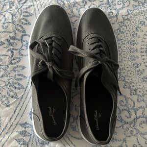 New!  Grey canvas sneakers. Super cute size11
